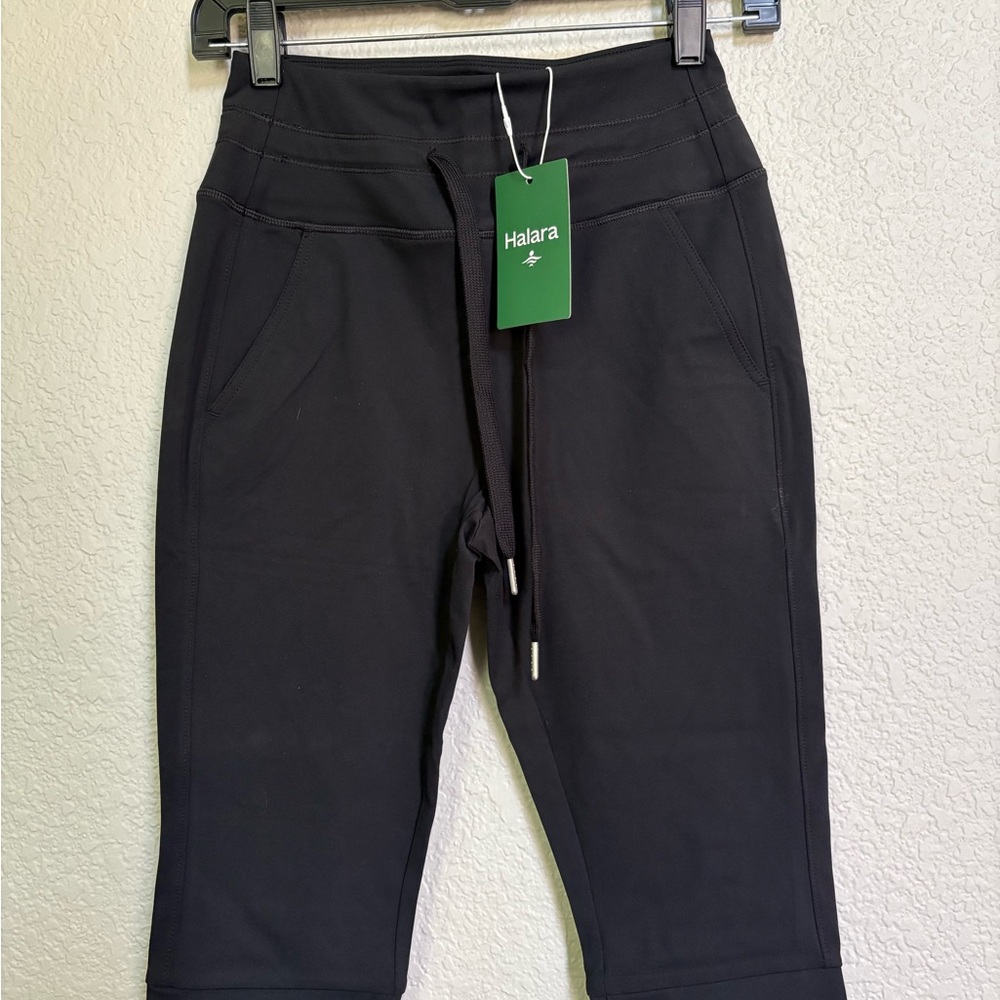 HALARA Black Cropped Joggers